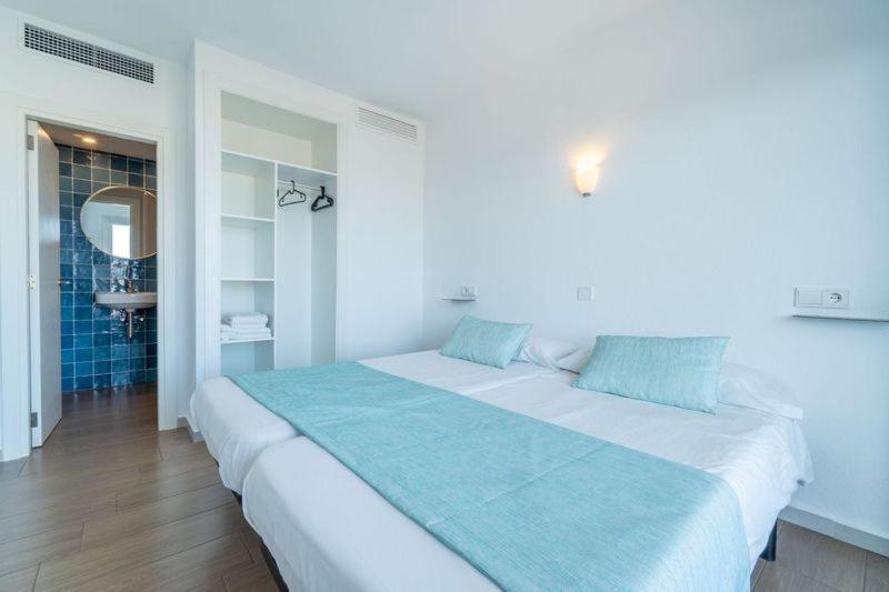 Apartaments La Perla Negra Cala Ratjada  Exterior foto